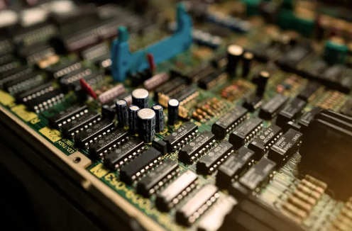 潮湿环境会导致哪些电子元器件失效？